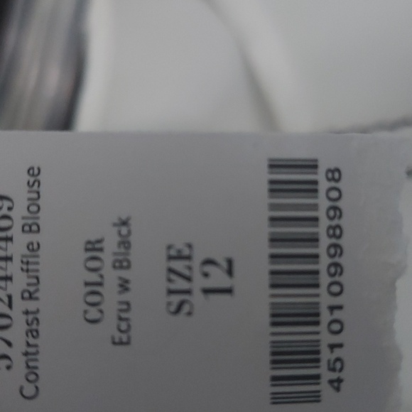 NWT White House Black Market Ivory Contrast Ruffle Blouse 12 Pearl Button Career - Picture 12 of 12